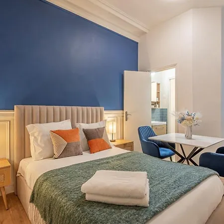Apartment Douillet Pour 2 Au Coeur De Montmartre *